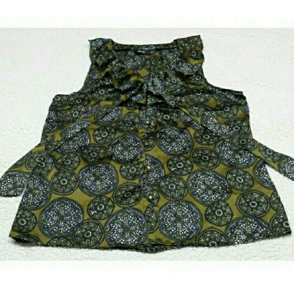 APT 9 Sleeveless ruffles neckline top size…